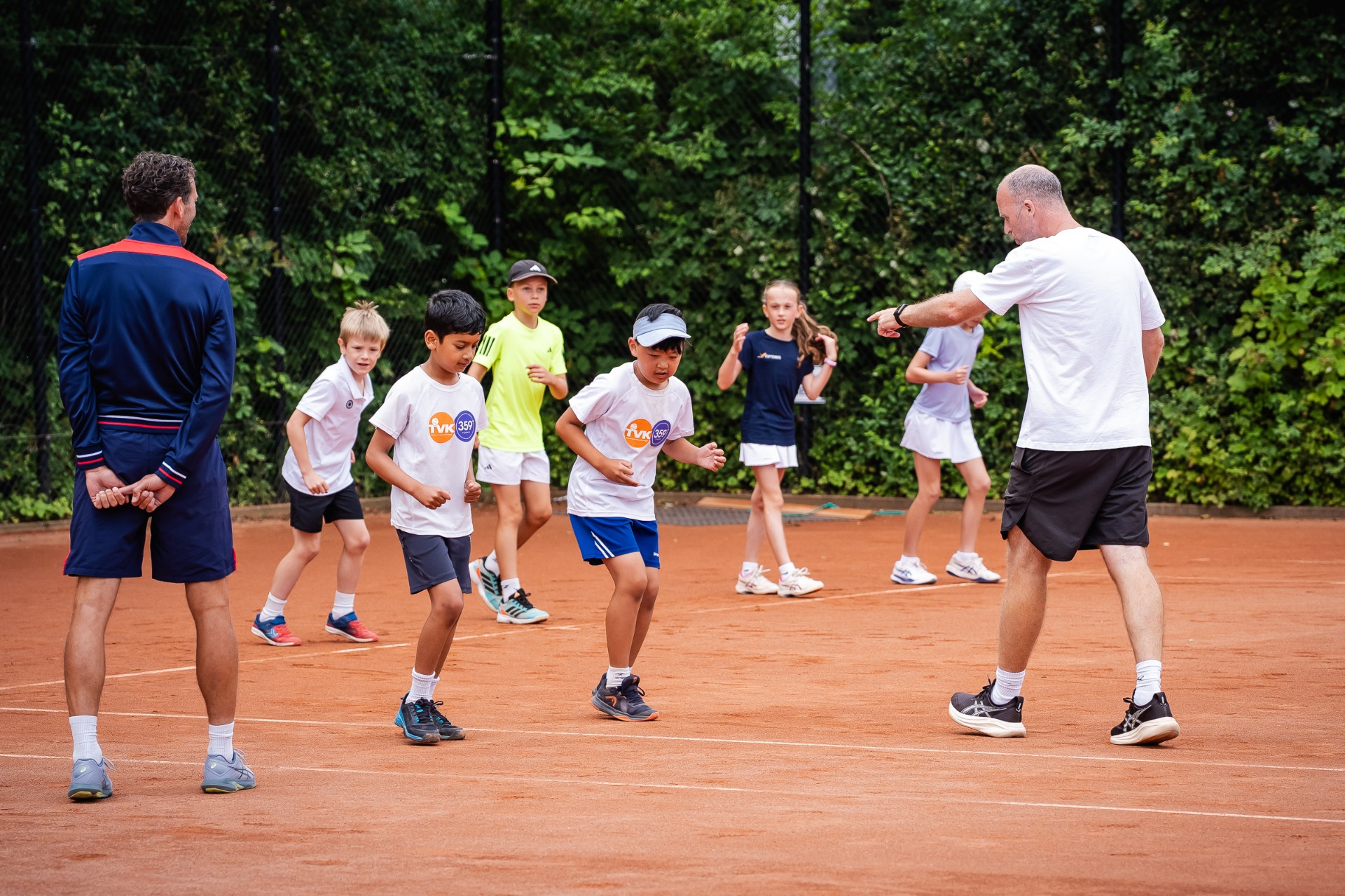 Groepstraining op gravel met coach — 359.tennis, NTC Amstelveen