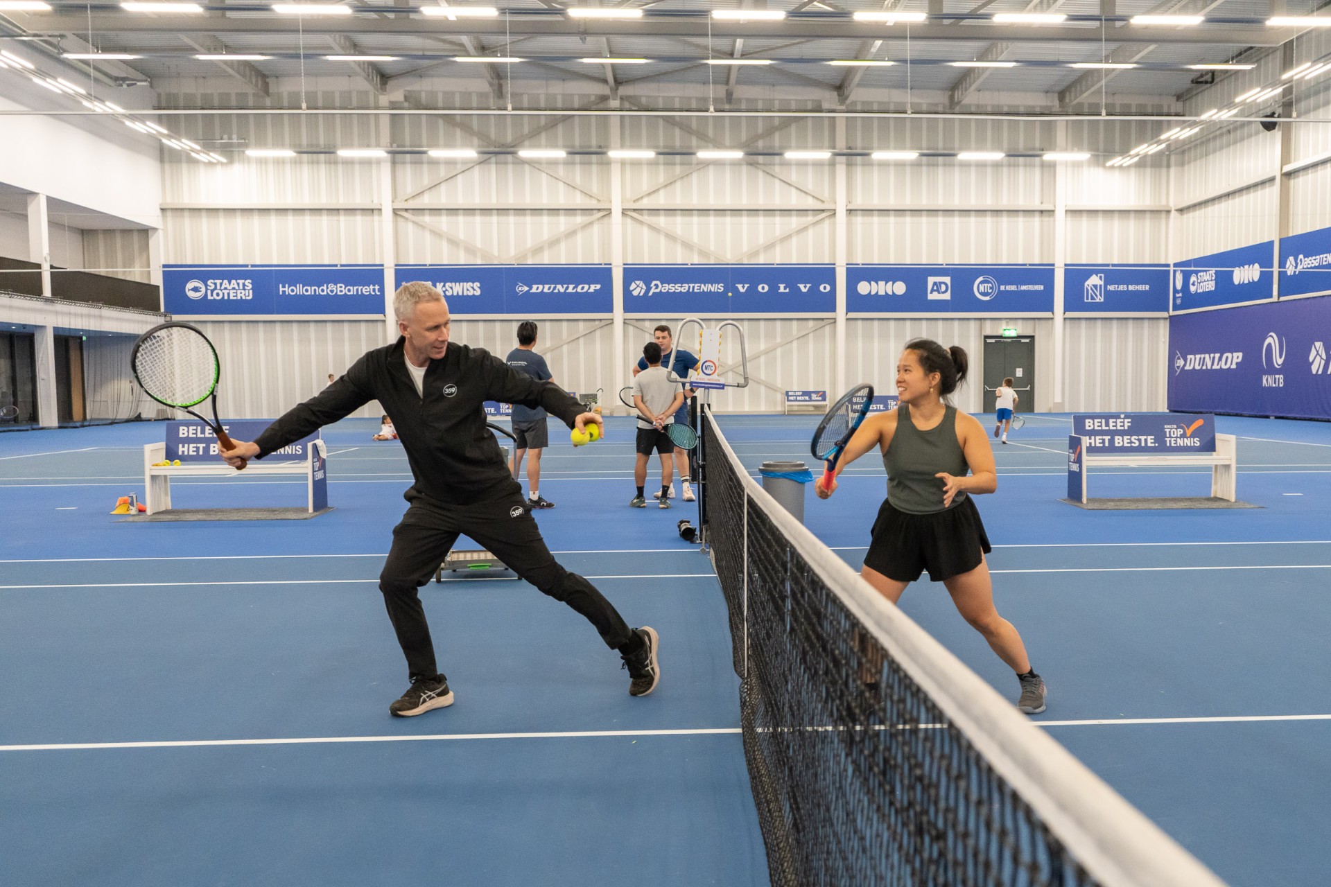 Privéles voor volwassenen op de indoor banen van NTC Amstelveen — 359.tennis