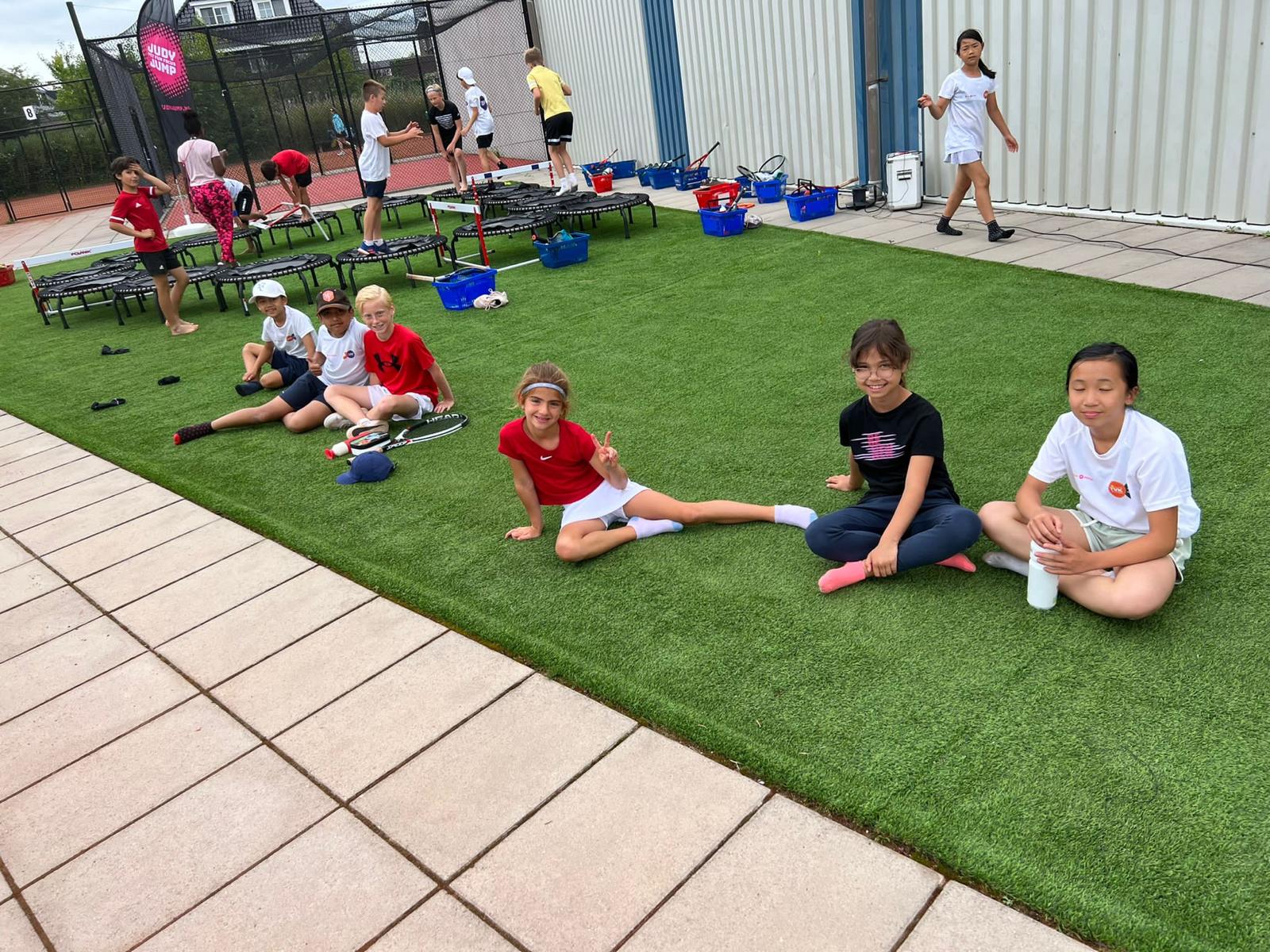A break between activities – 359 tennis camp Amstelveen