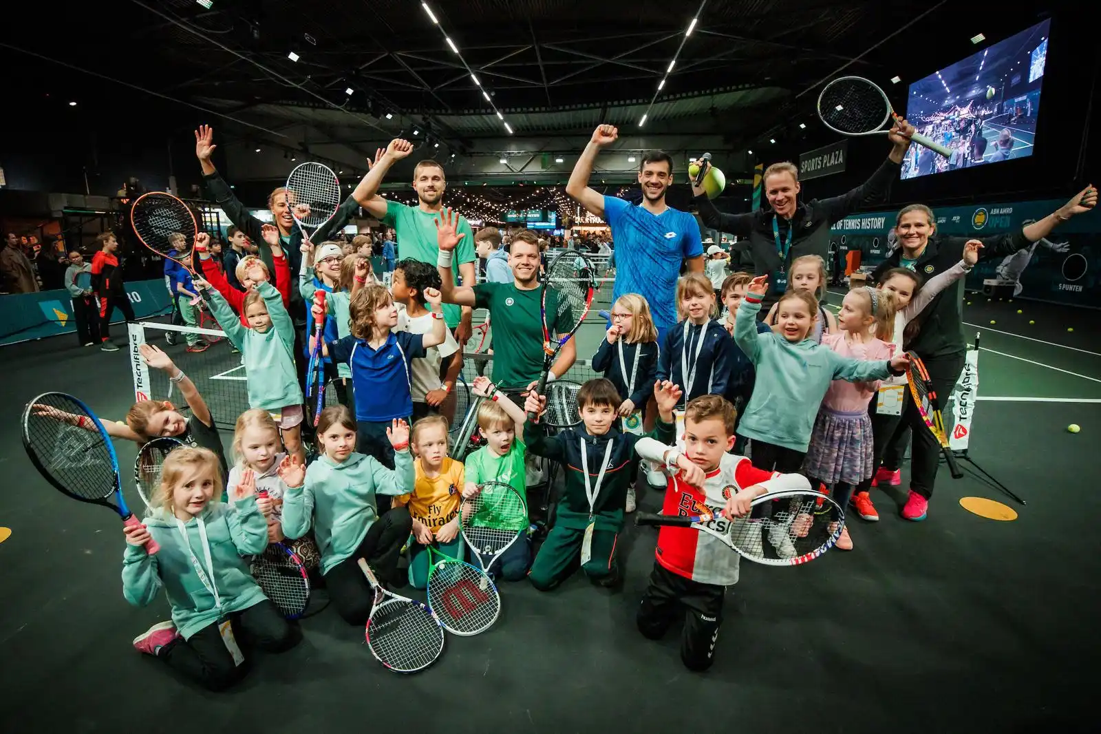 ABN AMRO Foundation tennis clinic group photo